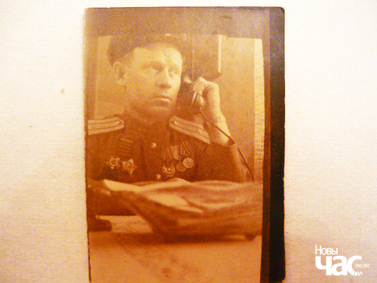 Маёр у тэлефона, без подпісу Маёр у тэлефона, без подпісу