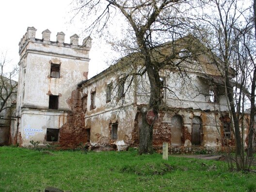 Сядзіба Манюшкаў у Смілавічах, аўтар Мікола Волкаў, commons.wikimedia.org Сядзіба Манюшкаў у Смілавічах, аўтар Мікола Волкаў, commons.wikimedia.org