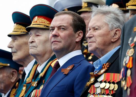 Дзмітрый Мядзведзеў 9 траўня 2019 года / Reuters Дзмітрый Мядзведзеў 9 траўня 2019 года / Reuters