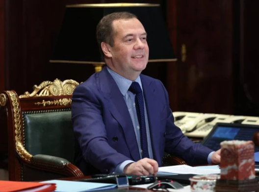 Былы прэзідэнт Расіі і намеснік старшыні Рады бяспекі РФ Дзмітрый Мядзведзеў Былы прэзідэнт Расіі і намеснік старшыні Рады бяспекі РФ Дзмітрый Мядзведзеў