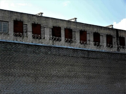 metal_listy_na_oknakh_1.jpg metal_listy_na_oknakh_1.jpg