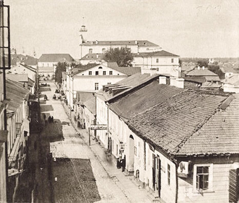 Валоцкая вуліца, удалечыні на рагу з Дамініканскай — касцёл Святога Тамаша Аквінскага, здымак 1860-х гадоў Валоцкая вуліца, удалечыні на рагу з Дамініканскай — касцёл Святога Тамаша Аквінскага, здымак 1860-х гадоў