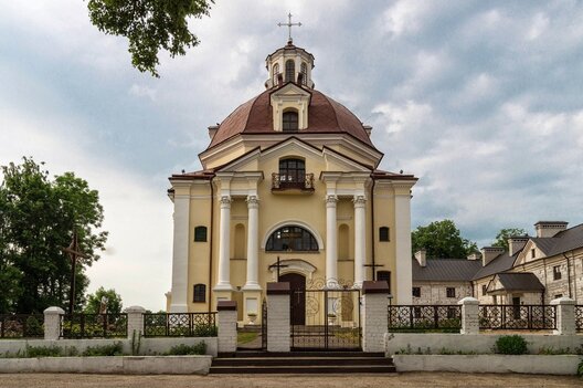 Касцёл Маці Божай Шкаплернай у Мядзелі. Фота: Вікіпедыя Касцёл Маці Божай Шкаплернай у Мядзелі. Фота: Вікіпедыя