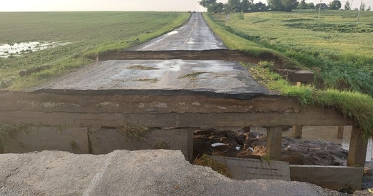 Пад Камянцом абрынуўся мост