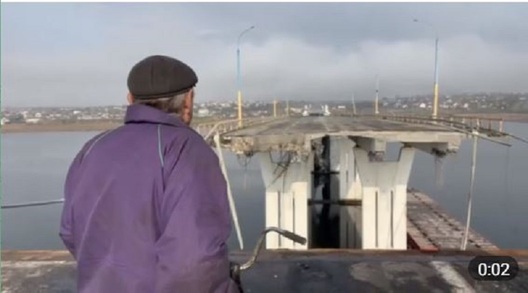 Антонаўскі мост. Кадр з відэа Аляксандра Коца. Антонаўскі мост. Кадр з відэа Аляксандра Коца.