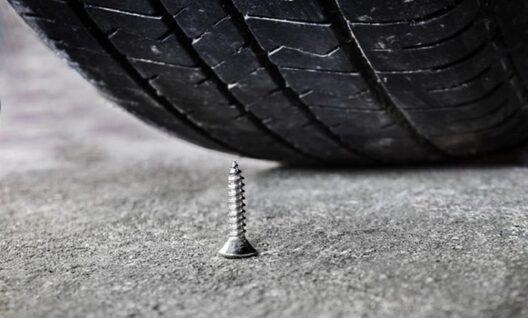 nail_and_tire_33836_43_780x470.jpg nail_and_tire_33836_43_780x470.jpg