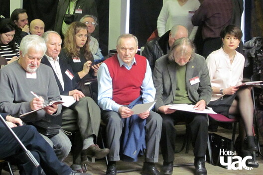 Уладзімір Някляеў пільна вывучаў праекты рэзалюцый Уладзімір Някляеў пільна вывучаў праекты рэзалюцый