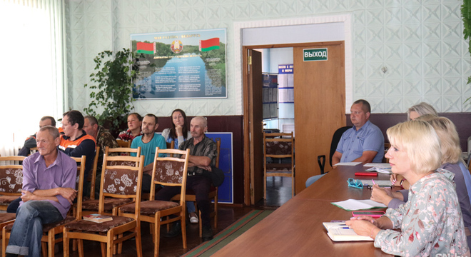 У Светлагорскім раёне людзі не хочуць працаваць У Светлагорскім раёне агітатары спрабавалі працаўладкаваць жыхароў, але не атрымалася