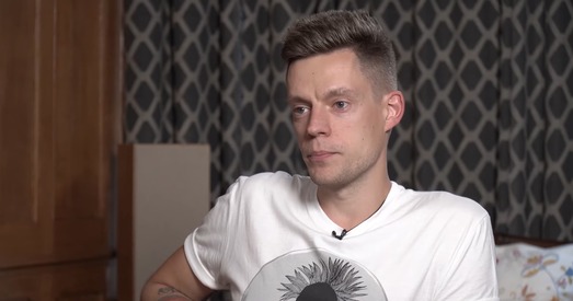 «Як жыць, калі пазбаўляюць Радзімы». Юрый Дудзь зняў фільм пра беларускіх эмігрантаў (відэа)