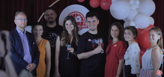 Студэнты і выкладчыкі «Polish for Belarus» святкуюць Дзень народзінаў школы Студэнты і выкладчыкі «Polish for Belarus» святкуюць Дзень народзінаў школы