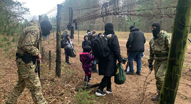 Цяпер і РБК: Расійскае выданне піша, што беларускія памежнікі дапамагаюць мігрантам перайсці мяжу з ЕС Цяпер і РБК: Расійскае выданне піша, што беларускія памежнікі дапамагаюць мігрантам перайсці мяжу з ЕС