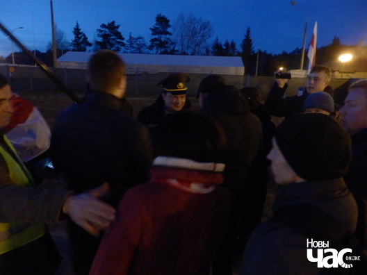 1/4 p3254782_logo.jpg