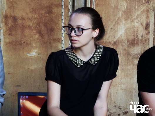 Валанцёры зачытваюць гісторыі бежанцаў Валанцёры зачытваюць гісторыі бежанцаў