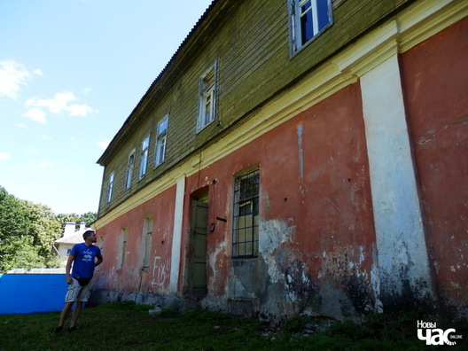 Максім Жукаў і сядзіба Адамава. Фота Дзіяны Серадзюк Максім Жукаў і сядзіба Адамава. Фота Дзіяны Серадзюк