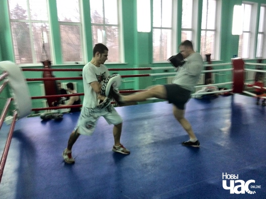 Падчас трэніровак па тайскім боксе Падчас трэніровак па тайскім боксе