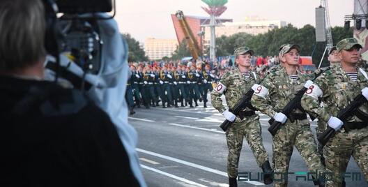 Парад у Мінску / Еўрарадыё Парад у Мінску / Еўрарадыё