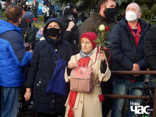 2/12 pb203028_logo.jpg