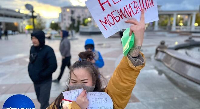 Ці дапаможа мабілізацыя Расіі?  Уцёкі ад аўтамата — традыцыйная забава мужчынскага насельніцтва РФ. Ці дапаможа мабілізацыя Расіі?