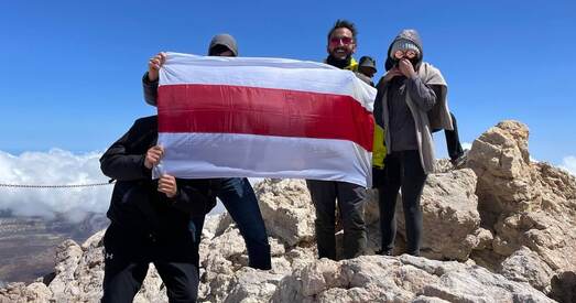 Сцяг Ніны Багінскай залунаў над найвышэйшай кропкай Іспаніі