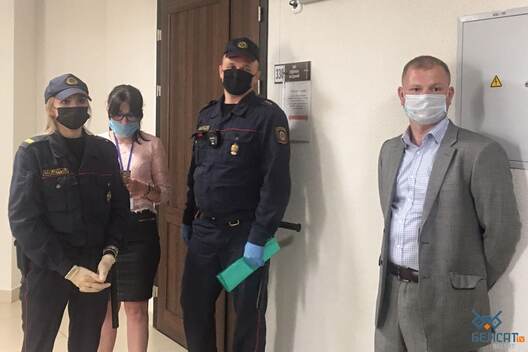 photo5904353935257351547.jpg photo5904353935257351547.jpg