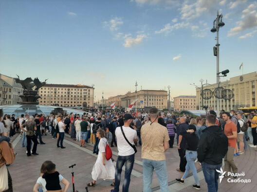 Плошча Незалежнасці 24 жніўня. Фота Радыё Свабода Плошча Незалежнасці 24 жніўня. Фота Радыё Свабода
