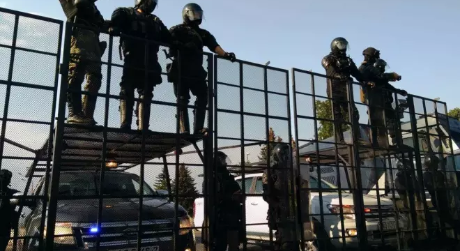 Падрыхтоўка да выбараў: Ці ёсць народу чым сорам прыкрыць? Як ты ні старайся, а ўсіх усё роўна не пасадзіш