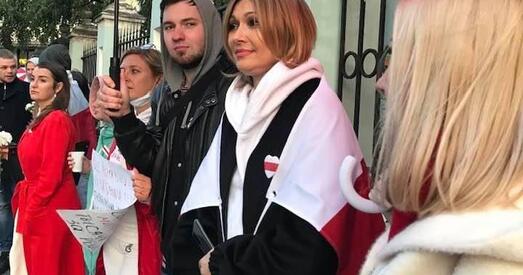 8 чалавек затрыманыя ў Маскве за бел-чырвона-белыя беларускія сцягі