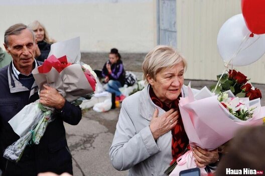 Бацькі Алены Леўчанка пад ізалятарам. Бацькі Алены Леўчанка пад ізалятарам.