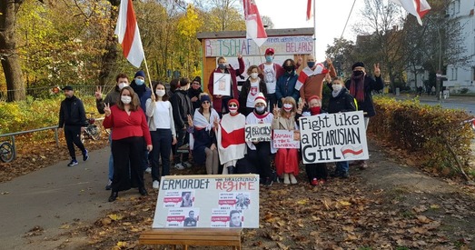 Беларусы Берліна правялі акцыю салідарнасці ля амбасады