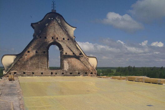 Часовая дах касцёла Ушэсця Найсвяцейшай Панны Марыі ў Будславе. Фота: t.me/budslau Часовая дах касцёла Ушэсця Найсвяцейшай Панны Марыі ў Будславе. Фота: t.me/budslau