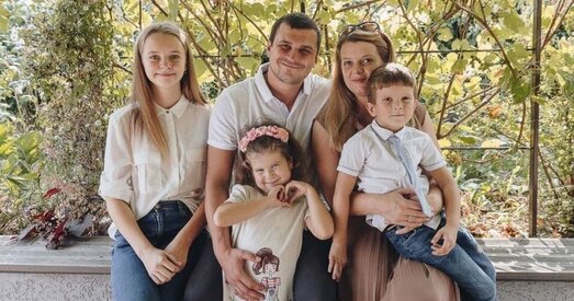 Кветкі на 8 сакавіка можна набыць у краме жонкі палітвязня