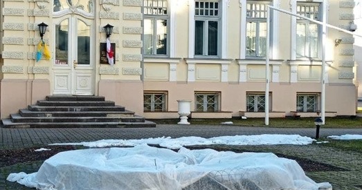 Генпракуратура завяла крымінальную справу за спалены дзяржаўны сцяг з амбасады Беларусі ў Вільні