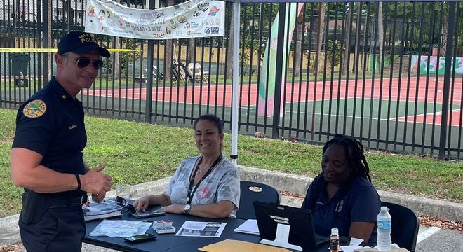 Жыхароў Маямі заклікаюць здаваць зброю ў дапамогу Украіне Здавайце ствалы! Жыхароў Маямі заклікаюць здаваць зброю ў дапамогу Украіне