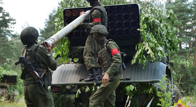 Беларускія войскі сцягваюць да мяжы з Украінай «Напружанасць нарастае». Беларускія войскі сцягваюць да мяжы з Украінай