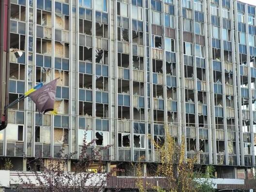 У выніку расійскай атакі ў ноч на 3 лістапада ад абломкаў беспілотнікаў пацярпеў Інстытут журналістыкі КНУ У выніку расійскай атакі ў ноч на 3 лістапада ад абломкаў беспілотнікаў пацярпеў Інстытут журналістыкі КНУ