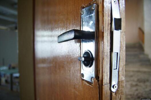 4/4 pieratrus_0306_1.jpg