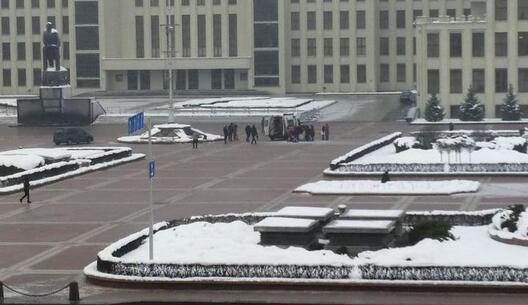 22 студзеня мужчына падпаліў сябе на плошчы Незалежнасці ў Мінску. Фота чытача tut.by 22 студзеня мужчына падпаліў сябе на плошчы Незалежнасці ў Мінску. Фота чытача tut.by