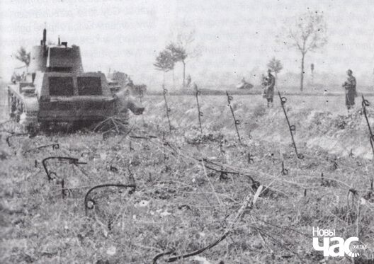 Польскі танк на манеўрах Польскі танк на манеўрах