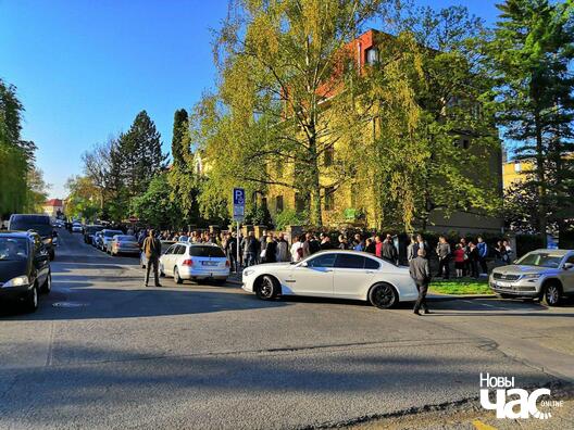 praha__oczered_pered_otkrytiem_uczastka_logo.jpg praha__oczered_pered_otkrytiem_uczastka_logo.jpg