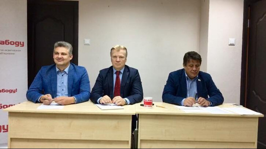 Лідэры правацэнтрысцкай кааліцыі: Губарэвіч, Рымашэўскі, Казлоў. Фота: pyx.by Лідэры правацэнтрысцкай кааліцыі: Губарэвіч, Рымашэўскі, Казлоў. Фота: pyx.by