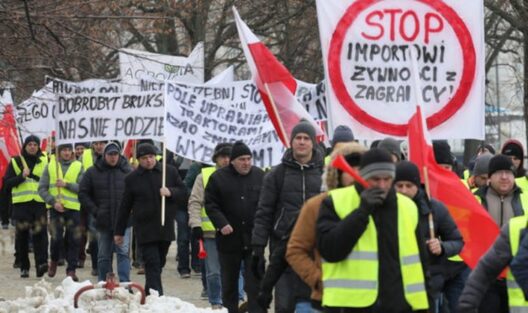 Пратэст польскіх фермераў у Варшаве. Фота з сайта agronews.ua Пратэст польскіх фермераў у Варшаве. Фота з сайта agronews.ua
