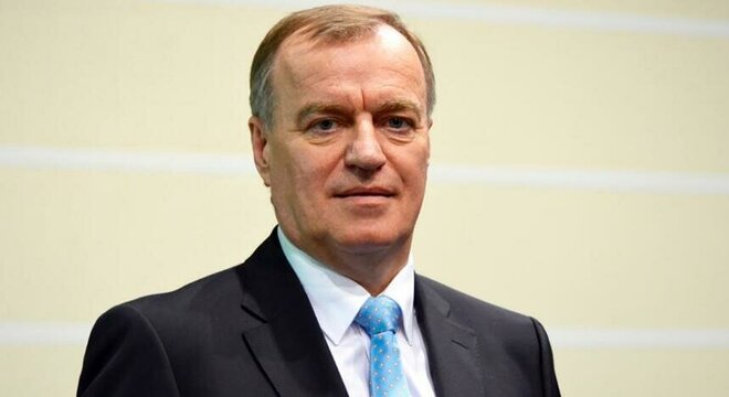 Стваральніку Прыёрбанка, далі тры з паловай гады калоніі. Справа палітычная? Банкіры ў шоку: стваральніку Прыёрбанка далі тры з паловай гады калоніі. Справа палітычная?