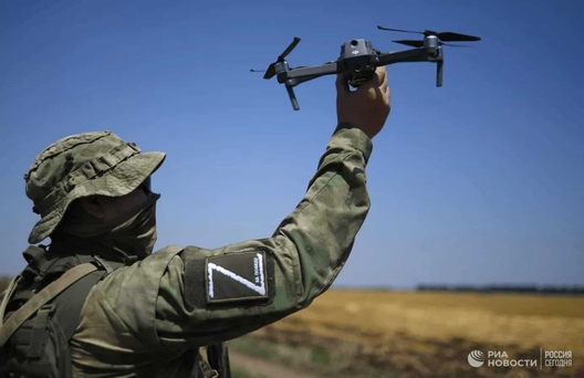 Расійскі акупант запускае дрон DJI. Фота: РИА-Новости Расійскі акупант запускае дрон DJI. Фота: РИА-Новости
