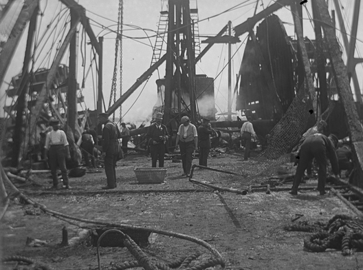 Ратавальнікі на месцы спынення «Генерал Слокам» Ратавальнікі на месцы спынення «Генерал Слокам»