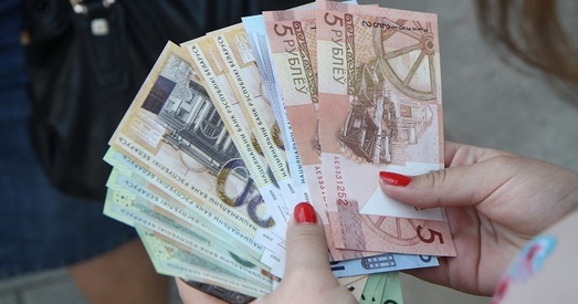 У лістападзе сярэдні заробак беларусаў зменшыўся