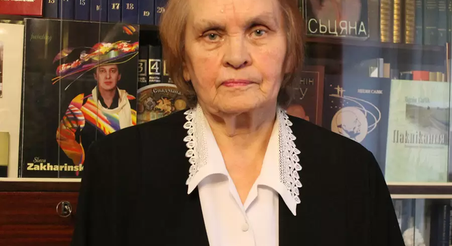 Даследчыца сталінізму: «Раскалолі народ сфальсіфікаванымі выбарамі і працягваюць расколваць рэпрэсіямі» Даследчыца сталінізму: «Раскалолі народ сфальсіфікаванымі выбарамі і працягваюць расколваць рэпрэсіямі»