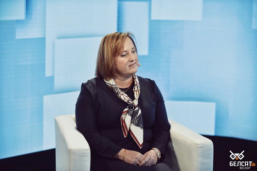 Амбасадарка ЗША ў Беларусі Джулі Фішэр у студыі «Белсата». Варшава, Польшча. 27 красавіка 2021 года. Фота: ЮШ / «Белсат» Амбасадарка ЗША ў Беларусі Джулі Фішэр у студыі «Белсата». Варшава, Польшча. 27 красавіка 2021 года. Фота: ЮШ / «Белсат»