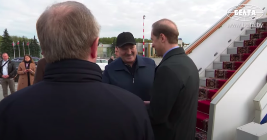 Ці добраахвотна Лукашэнка паляцеў у Маскву напярэдадні 9 мая?