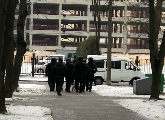 siloviki_vedut_korzha_v_bus.jpg siloviki_vedut_korzha_v_bus.jpg
