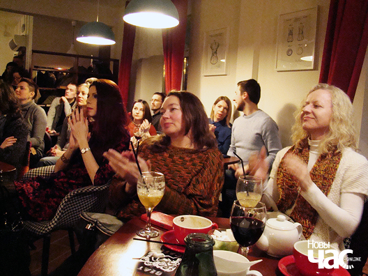 Сінтэз эскспрэсіўных тэкстаў і музычных імправізацыі падабаецца слухачам Сінтэз эскспрэсіўных тэкстаў і музычных імправізацыі падабаецца слухачам